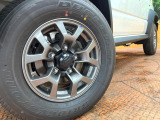 【純正15インチアルミホイール】外観にマッチした純正アルミホイールを装着しております。各種社外アルミホイールや、スタッドレスタイヤも取扱いしております。是非ご相談ください♪