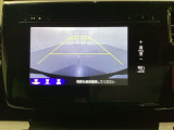 バックでの車庫入れも安心です! リアカメラが付いているバックモニター付のナビを装備しております。操作線もついており距離感も画面から確認できます。