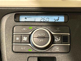 車内空調は&rdquo;AUTOエアコン&rdquo;にお任せ。運転に集中出来ますよ!