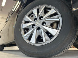 【純正15インチアルミホイール】外観にマッチした純正アルミホイールを装着しております。各種社外アルミホイールや、スタッドレスタイヤも取扱いしております。是非ご相談ください♪