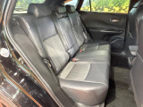 後部座席も気になるようなキズ・汚れやへたり等、大きなダメージはなく、良好な状態です。