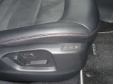 【パワーシート】電動なので、きめ細かい調整ができます!自分自身の運転姿勢に合わせた、適切なドライビングポジションが確保できます♪