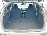 後席を格納すると、これだけの広さが!シーンに合わせたシートアレンジで、大きな荷物も積むことが出来ます♪