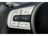 ステアリングスイッチ付きなので、運転中も安全に手元でオーディオの操作ができます!