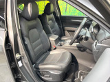 運転席シート廻りは使用感も少なく、良好な状態となっています。前オーナー様が丁寧に使っていたことがよくわかりますね。