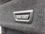 電動リアゲート装備。バンパー下でのキックオープン&クローズ機能も装備です。
