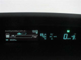 運転席のメータパネル類は常に視界に入る場所ですので、大事なチェックポイントです。ぜひ実際にご乗車ください。