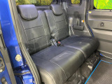 後部座席も気になるようなキズ・汚れやへたり等、大きなダメージはなく、良好な状態です。