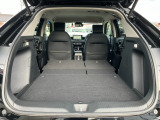 リア席を倒せば広々とした空間の出来上がり、荷物がたくさん載せられますよ。
