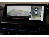車両を上から見たような映像表示するパノラミックビューモニター付き!