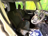 運転席シート廻りは使用感も少なく、良好な状態となっています。丁寧に使われていたことがよくわかりますね。