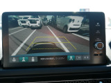 【バックカメラ】バックカメラ搭載で、後方の視界がクリアに!駐車時や後出後に安心して操作ができます。障害物を確認し、スムーズな駐車をサポートします。