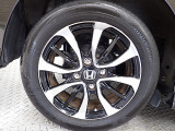 アルミホイールはホンダ純正なので安心!しかも車のデザインにもマッチしています。