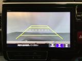 バックでの車庫入れも安心です! リアカメラが付いているバックモニター付のナビを装備しております。操作線もついており距離感も画面から確認できます。