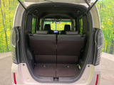 普段のお買い物や通勤、送迎等に十分な荷室スペースを確保しております。セカンドシートを倒すと、大きな荷物の積載も可能です♪