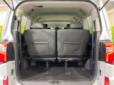 普段のお買い物や通勤、送迎等に十分な荷室スペースを確保しております。セカンドシートを倒すと、大きな荷物の積載も可能です♪