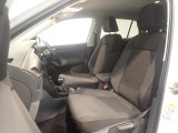 やや硬めの、ゆったりと座れるシートで、ロングドライブも快適です!!