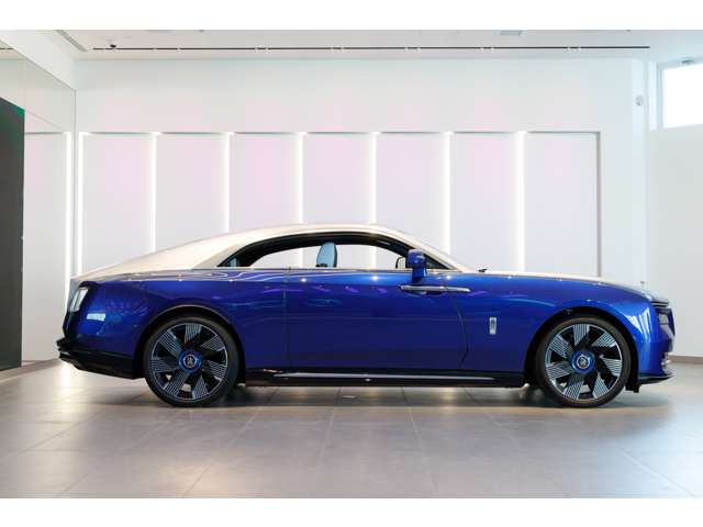 ロールスロイス スペクター の中古車詳細 (7,000km, ブルーシルバー