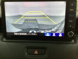バックでの車庫入れも安心です! リアカメラが付いているバックモニター付のナビを装備しております。操作線もついており距離感も画面から確認できます。