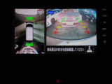 車の真上から見下ろしたような360度視界の良い『アラウンドビューモニター』です♪♪ 苦手な狭い駐車場、暗い所でも確認ができてとっても安心です♪♪