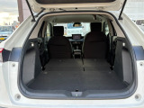 さらに後部座席を倒せば広く多くの荷物を乗せることができます♪