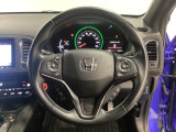 ハンドルにHondaセンシング系のクルーズコントロールやレーンキープアシストなどのスイッチと、オーディオの操作スイッチが装備されています。ハンドルから手を離さず安全に操作できます。