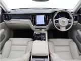 Google搭載/ETC2.0/360度カメラのフルセット搭載。9インチ・タッチスクリーン式センターディスプレイと、モード選択式の12.3インチデジタル液晶ドライバー・ディスプレイを装備。