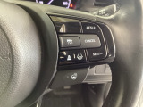 ハンドルにHondaセンシング系のクルーズコントロールやレーンキープアシストなどの操作スイッチが装備されています。ハンドルから手を離さず安全に操作できます。