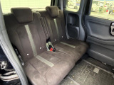後部座席も気になるようなキズ・汚れやへたり等、大きなダメージはなく、良好な状態です。