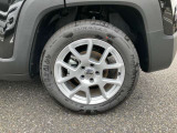 Jeep純正 17インチアルミホイールとなっております。