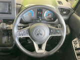 【純正革巻きステアリング】上質な革を使用することで、手にしっかり馴染みとても運転しやすいハンドルです♪