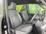 運転席シート廻りは使用感も少なく、良好な状態となっています。前オーナー様が丁寧に使っていたことがよくわかりますね。