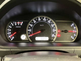 とっても見やすいメーターです。夜間時はラグジュアリーな気分にさせてくれる照明が魅力ですので、夜のドライブも楽しみになりますよ♪