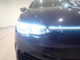 LEDヘッドライト(オートハイトコントロール機能、LEDターンシグナル付)