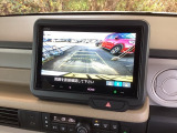 バックモニターにガイド線表示付きなので車庫入れも安心【カメラアングルは3パターンから選べます】知らない道でも安心して楽しくお出かけができます。