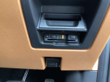 ETCが装着されています。再セットアップ後高速道路の料金所をノンストップで通過できて大変便利です。