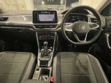 機能的なインパネはスイッチ類の操作性も良好!洗練されたスタイリッシュなデザインも好評です!MTモードやパドルシフトを使用すれば、よりダイナミックな走りも堪能できます!