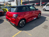 7年ぶりフルモデルチェンジのスイフト!洗練され上質さを感じる見た目、車と一体感を感じる質感の高い空間に嬉しい快適装備もポイント高い内装。目も心も奪わられる一台!新エンジンで低燃費と走る喜びを実感!