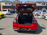 7年ぶりフルモデルチェンジのスイフト!洗練され上質さを感じる見た目、車と一体感を感じる質感の高い空間に嬉しい快適装備もポイント高い内装。目も心も奪わられる一台!新エンジンで低燃費と走る喜びを実感!