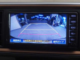 バックガイドモニターで、後方を確認しながら安心して駐車することができます。運転初心者も熟練者も必須の機能ですよ!