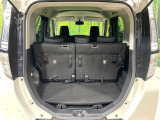 普段のお買い物や通勤、送迎等に十分な荷室スペースを確保しております。セカンドシートを倒すと、大きな荷物の積載も可能です♪
