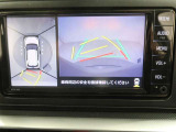 全方位カメラ付きで車庫入れもらくらくです。