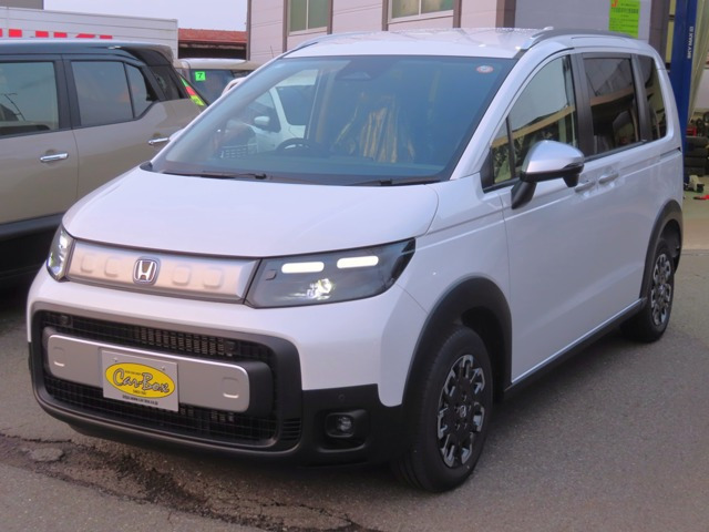フリード1.5 e:HEV クロスター 4WD