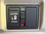 【パワースライドドア】スマートキーや運転席のスイッチでスライドドアの開閉が可能♪電動だから力を入れてドアを開ける必要が無く、小さいお子様でも、重い荷物を持っている時もラクに開け閉めできます♪