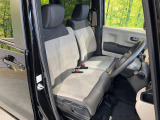 運転席まわりには十分なスペースがあり、大柄な方でもゆったり運転していただける環境です。