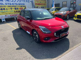 7年ぶりフルモデルチェンジのスイフト!洗練され上質さを感じる見た目、車と一体感を感じる質感の高い空間に嬉しい快適装備もポイント高い内装。目も心も奪わられる一台!新エンジンで低燃費と走る喜びを実感!