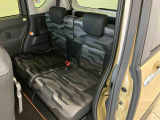 後部座席です。座り心地も足元もゆったり♪♪