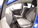 運転に最適な姿勢を無理なく維持シートに求められる安全性を考えたシートです。