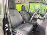 運転席シート廻りは使用感も少なく、良好な状態となっています。前オーナー様が丁寧に使っていたことがよくわかりますね。