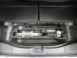 パンク修理キットを装備しております。